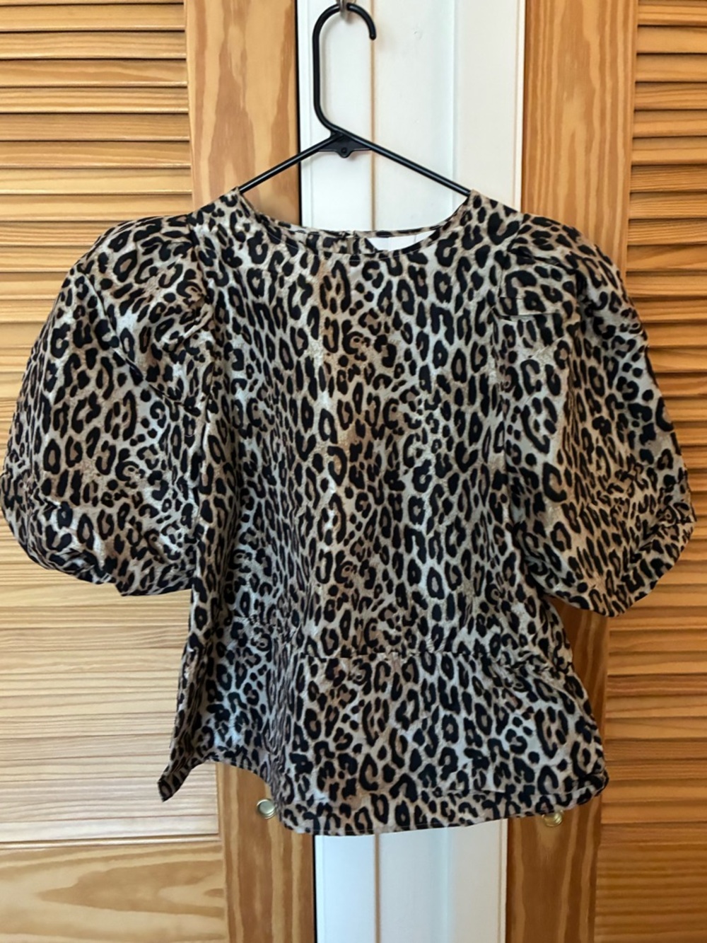 Leopard Print Puff Sleeve Women's Top - Beige/Black size small